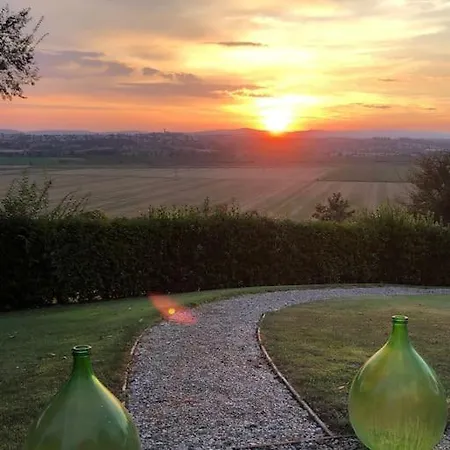 Tuscan For 6 People, Ideally Located Holiday home