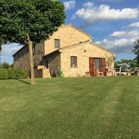 Tuscan For 6 People, Ideally Located